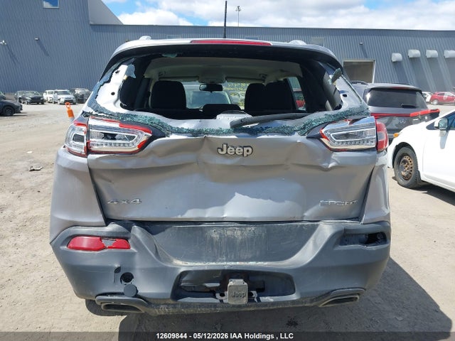 1C4PJMAS8HW638556 Jeep Cherokee Sport