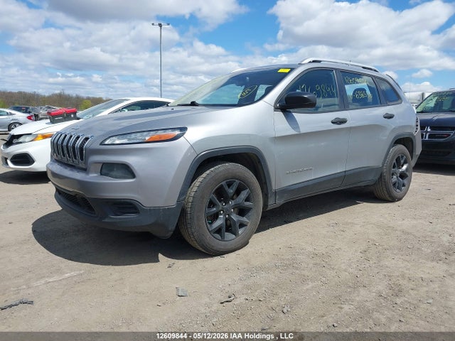 1C4PJMAS8HW638556 Jeep Cherokee Sport