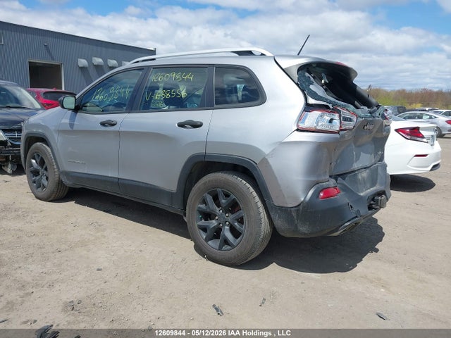 1C4PJMAS8HW638556 Jeep Cherokee Sport