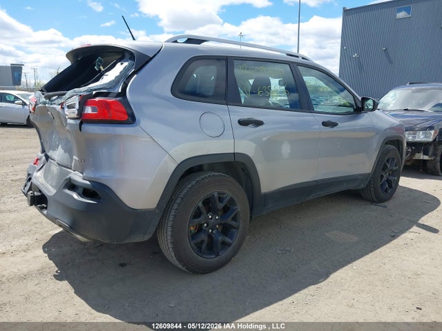 1C4PJMAS8HW638556 Jeep Cherokee Sport