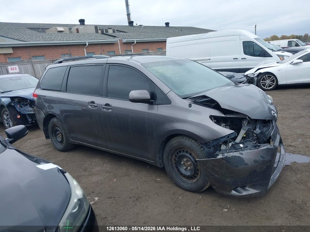 Продаж на аукціоні авто 2014 Toyota Sienna Le 8 Passenger, vin: 5TDKK3DCXES481257, номер лоту: 12613060