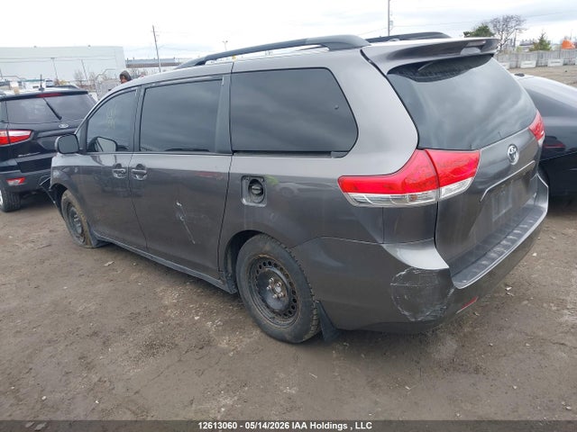 Продаж на аукціоні авто 2014 Toyota Sienna Le 8 Passenger, vin: 5TDKK3DCXES481257, номер лоту: 12613060