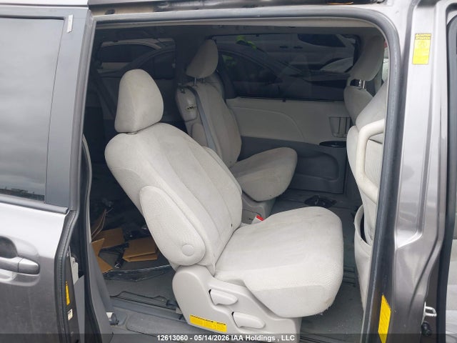 Продаж на аукціоні авто 2014 Toyota Sienna Le 8 Passenger, vin: 5TDKK3DCXES481257, номер лоту: 12613060