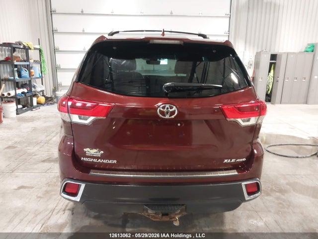 2019 Toyota Highlander Se/xle მანქანა იყიდება აუქციონზე, vin: 5TDJZRFH9KS978041, აუქციონის ნომერი: 12613062