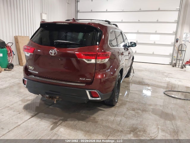2019 Toyota Highlander Se/xle მანქანა იყიდება აუქციონზე, vin: 5TDJZRFH9KS978041, აუქციონის ნომერი: 12613062