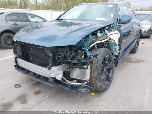 12613094 :رقم المزاد ، WA1DVAF1XLD015489 vin ، 2020 Audi Q8 مزاد بيع