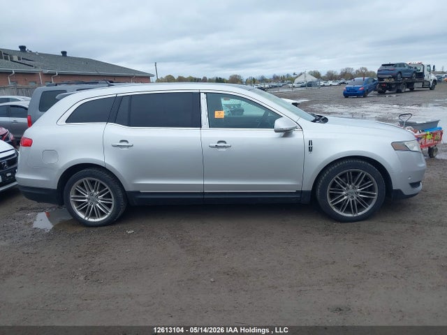 Lincoln MKT 2014 2LMHJ5AT8EBL56756 Image 13