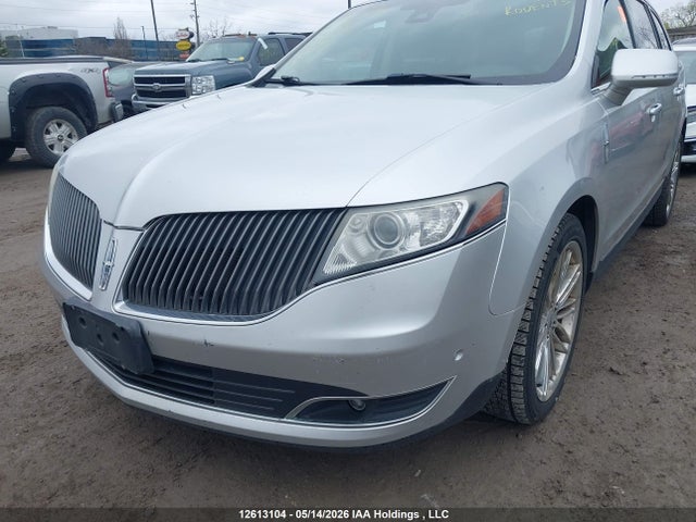 Lincoln MKT 2014 2LMHJ5AT8EBL56756 Image 17