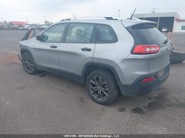1C4PJLAB8FW589446 Jeep Cherokee Sport