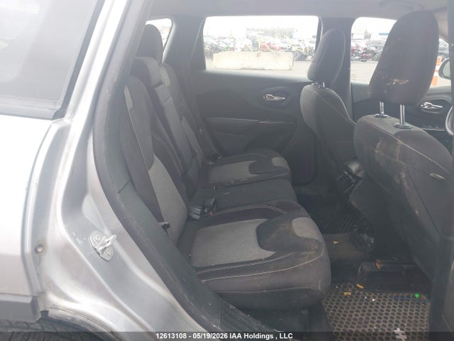 1C4PJLAB8FW589446 Jeep Cherokee Sport
