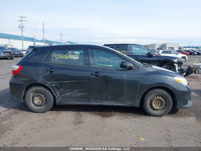 12606946 :رقم المزاد ، 2T1KU4EE1BC644480 vin ، 2011 Toyota Matrix مزاد بيع