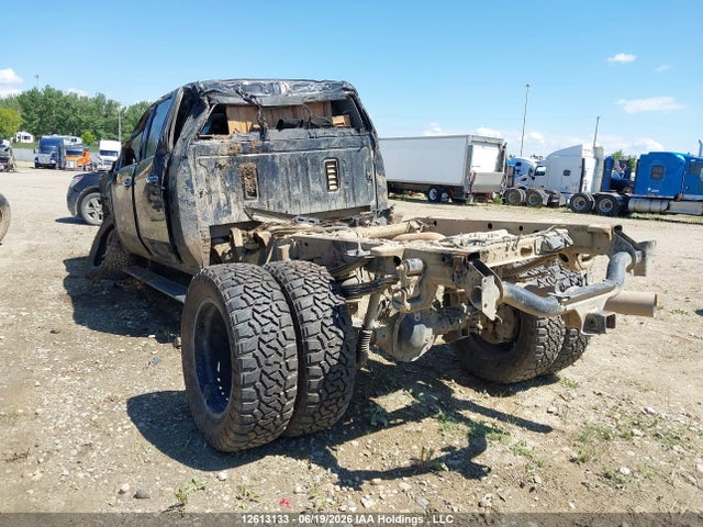 2023 Gmc Sierra 3500hd Denali მანქანა იყიდება აუქციონზე, vin: 1GT49WEY0PF102544, აუქციონის ნომერი: 12613133