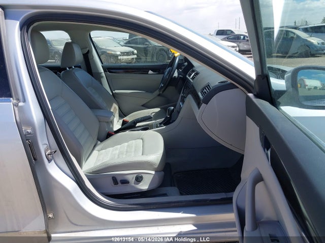 12613154 :رقم المزاد ، 1VWCH7A31DC119930 vin ، 2013 Volkswagen Passat 2.5l Highline مزاد بيع