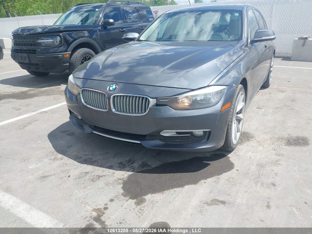 12613205 :رقم المزاد ، WBA3C3C5XDF981161 vin ، 2013 Bmw 320i Xdrive مزاد بيع