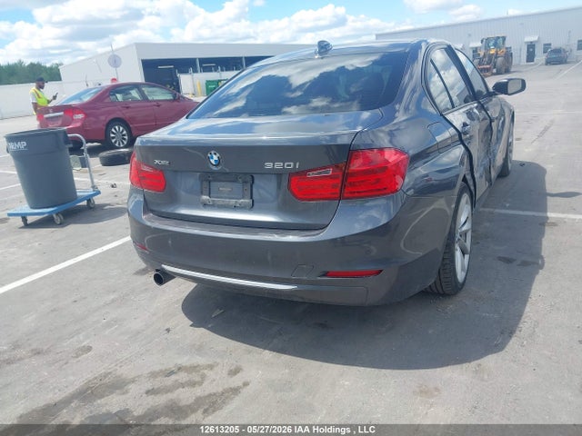 12613205 :رقم المزاد ، WBA3C3C5XDF981161 vin ، 2013 Bmw 320i Xdrive مزاد بيع
