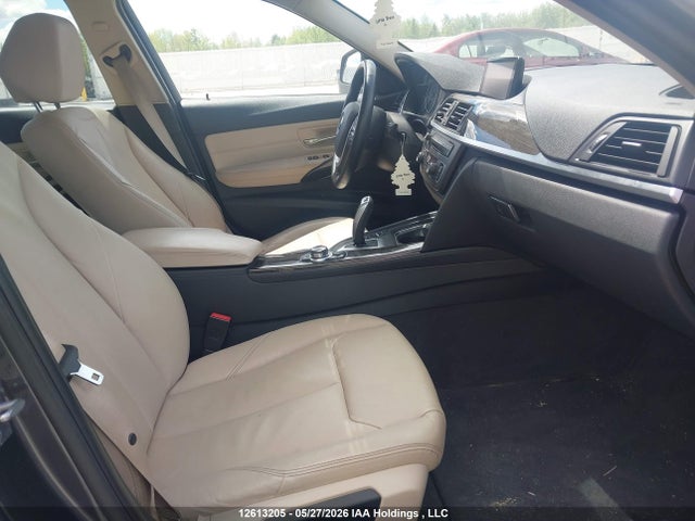 12613205 :رقم المزاد ، WBA3C3C5XDF981161 vin ، 2013 Bmw 320i Xdrive مزاد بيع