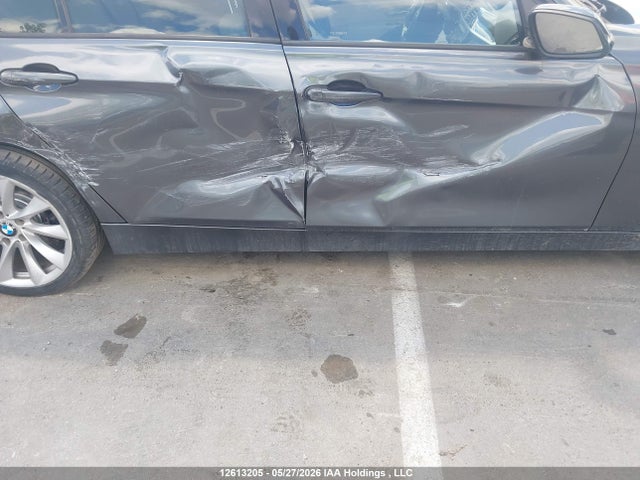 12613205 :رقم المزاد ، WBA3C3C5XDF981161 vin ، 2013 Bmw 320i Xdrive مزاد بيع
