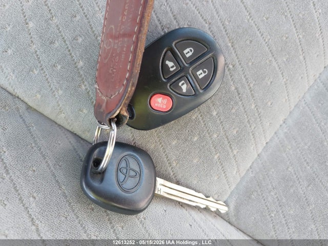 Продажа на аукционе авто 2017 Toyota Sienna Le, vin: 5TDKZ3DC3HS837452, номер лота: 12613252