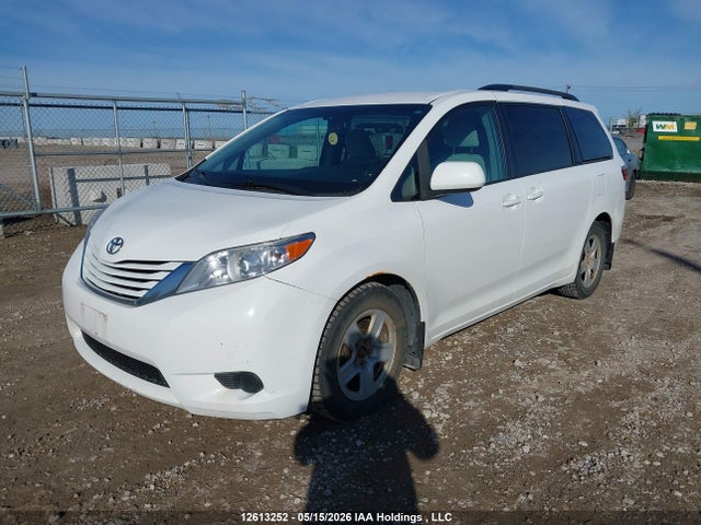 Продажа на аукционе авто 2017 Toyota Sienna Le, vin: 5TDKZ3DC3HS837452, номер лота: 12613252