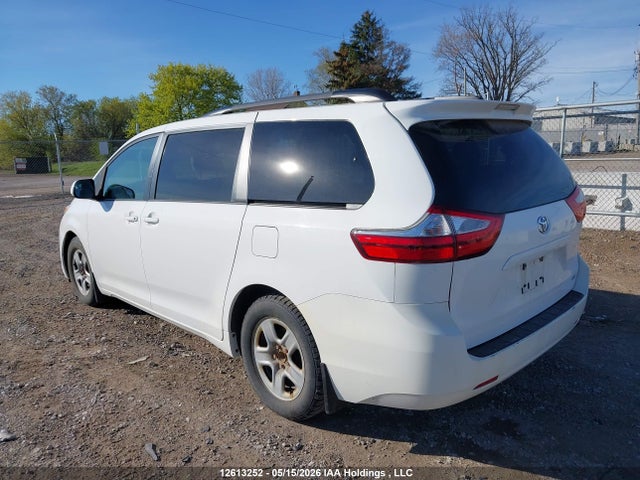 Продажа на аукционе авто 2017 Toyota Sienna Le, vin: 5TDKZ3DC3HS837452, номер лота: 12613252