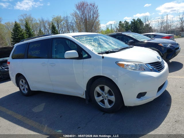 12604031 :رقم المزاد ، 5TDKA3DC2BS004725 vin ، 2011 Toyota Sienna Le مزاد بيع