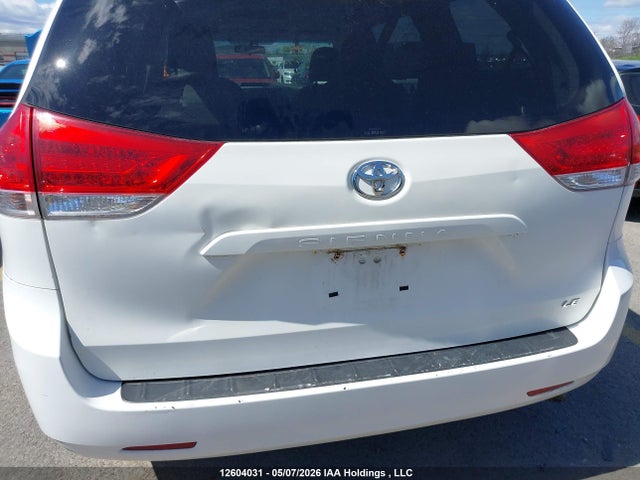 12604031 :رقم المزاد ، 5TDKA3DC2BS004725 vin ، 2011 Toyota Sienna Le مزاد بيع