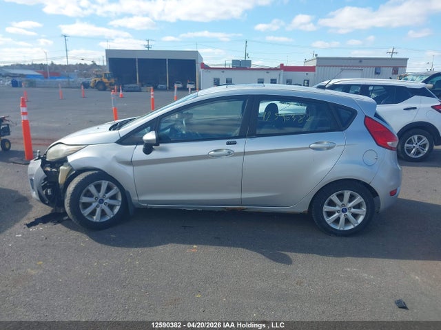 Продажа на аукционе авто 2013 Ford Fiesta Se, vin: 3FADP4EJ8DM102418, номер лота: 12590382
