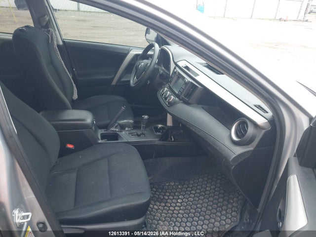 2T3BFREV7GW426788 Toyota RAV4 LE