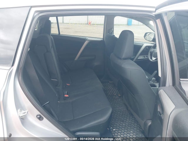 2T3BFREV7GW426788 Toyota RAV4 LE