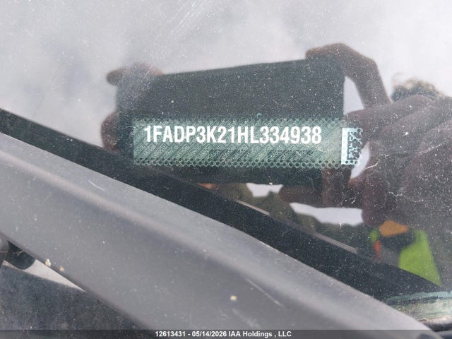1FADP3K21HL334938 Ford FOCUS SE