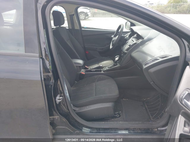 1FADP3K21HL334938 Ford FOCUS SE
