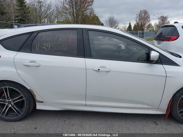 Продажа на аукционе авто 2016 Ford Focus St St, vin: 1FADP3L98GL295596, номер лота: 12613484