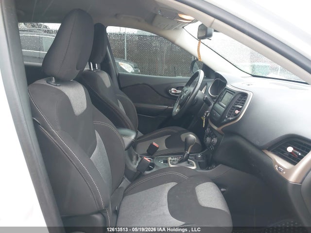 Продажа на аукционе авто 2014 Jeep Cherokee Latitude, vin: 1C4PJMCB9EW323211, номер лота: 12613513