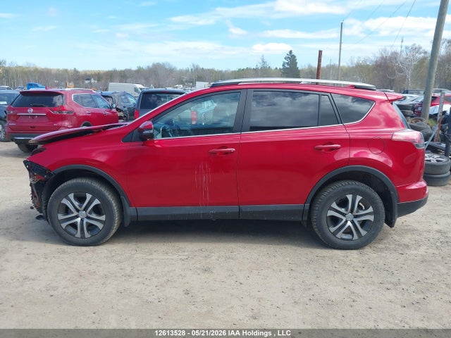 12613528 :رقم المزاد ، 2T3ZFREV8HW371591 vin ، 2017 Toyota Rav4 Le مزاد بيع