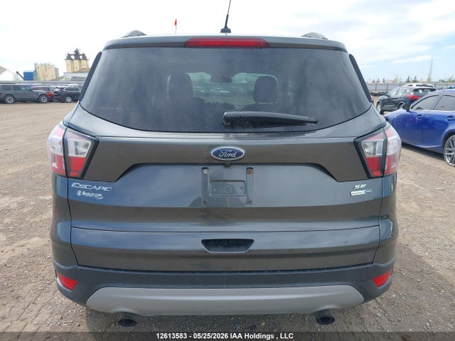 12613583 :رقم المزاد ، 1FMCU9GDOJUB89446 vin ، 2018 Ford Escape Se مزاد بيع