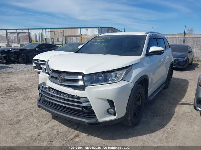 5TDJZRFH3JS541408 Toyota Highlander Xle