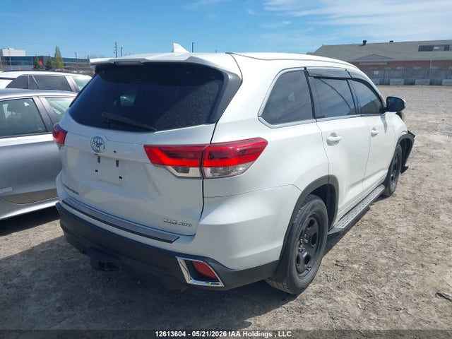 5TDJZRFH3JS541408 Toyota Highlander Xle