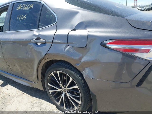 12613608 :رقم المزاد ، 4T1J11BK7LU004349 vin ، 2020 Toyota Camry Se مزاد بيع