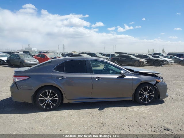 12613608 :رقم المزاد ، 4T1J11BK7LU004349 vin ، 2020 Toyota Camry Se مزاد بيع