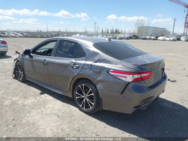 12613608 :رقم المزاد ، 4T1J11BK7LU004349 vin ، 2020 Toyota Camry Se مزاد بيع