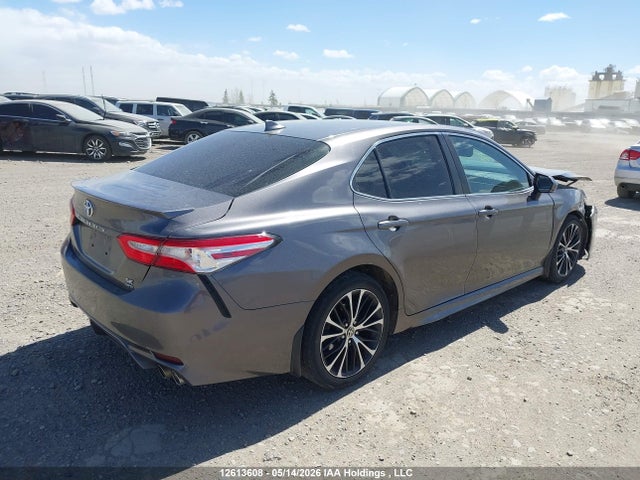 12613608 :رقم المزاد ، 4T1J11BK7LU004349 vin ، 2020 Toyota Camry Se مزاد بيع