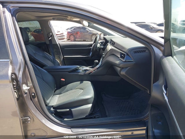 12613608 :رقم المزاد ، 4T1J11BK7LU004349 vin ، 2020 Toyota Camry Se مزاد بيع