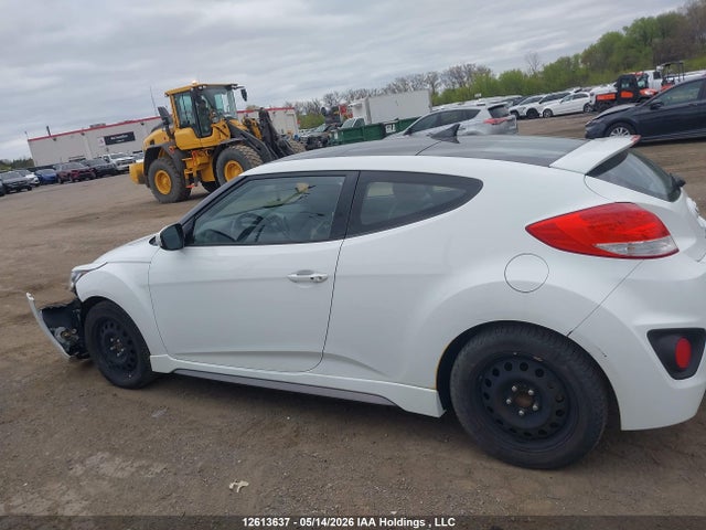 Auction sale of the 2016 Hyundai Veloster Turbo, vin: KMHTC6AE0GU251942, lot number: 12613637
