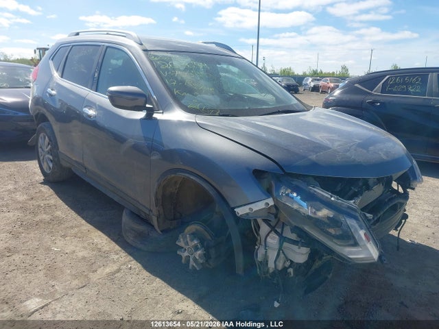 Продаж на аукціоні авто 2017 Nissan Rogue S/sl Platinum/sv, vin: 5N1AT2MV4HC750911, номер лоту: 12613654