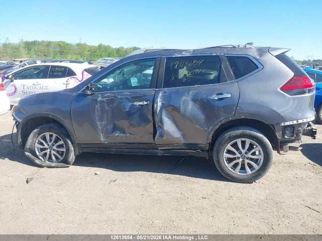 Продаж на аукціоні авто 2017 Nissan Rogue S/sl Platinum/sv, vin: 5N1AT2MV4HC750911, номер лоту: 12613654