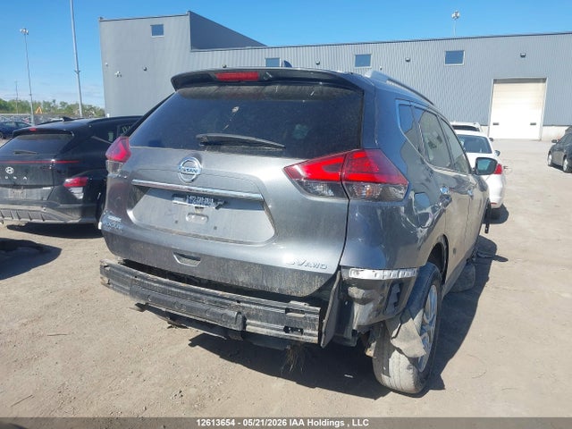 Продаж на аукціоні авто 2017 Nissan Rogue S/sl Platinum/sv, vin: 5N1AT2MV4HC750911, номер лоту: 12613654