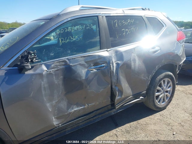 Продаж на аукціоні авто 2017 Nissan Rogue S/sl Platinum/sv, vin: 5N1AT2MV4HC750911, номер лоту: 12613654