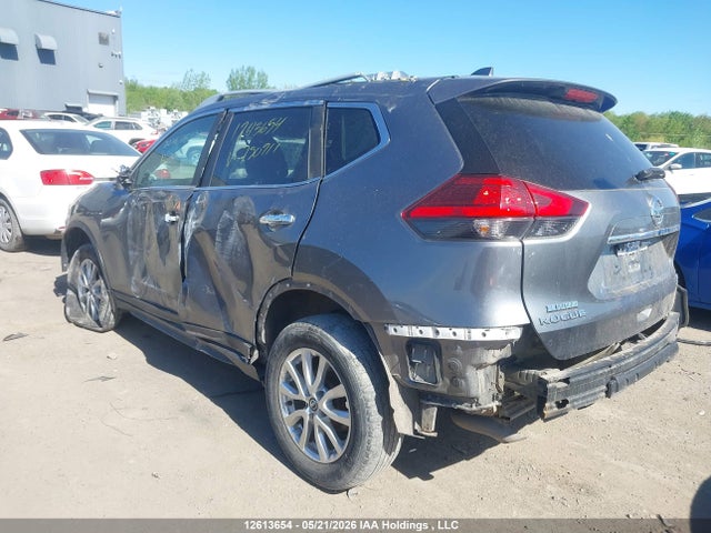 Продаж на аукціоні авто 2017 Nissan Rogue S/sl Platinum/sv, vin: 5N1AT2MV4HC750911, номер лоту: 12613654