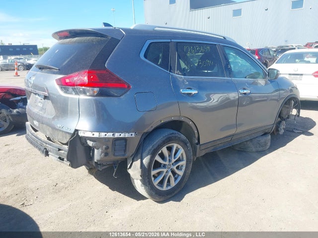 Продаж на аукціоні авто 2017 Nissan Rogue S/sl Platinum/sv, vin: 5N1AT2MV4HC750911, номер лоту: 12613654