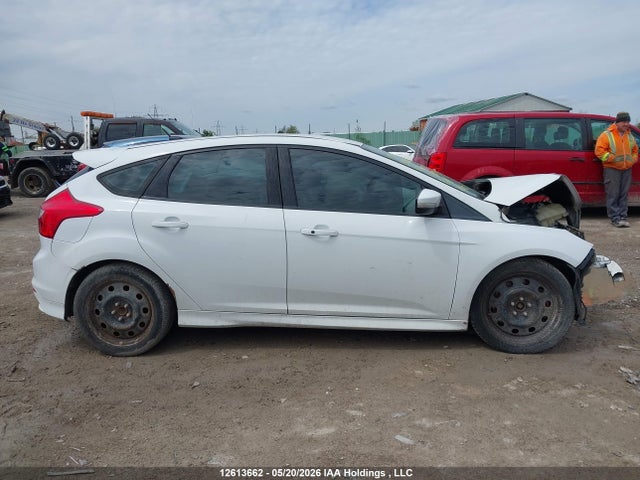2014 Ford Focus მანქანა იყიდება აუქციონზე, vin: 1FADP3L92EL319940, აუქციონის ნომერი: 12613662